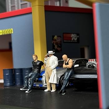 1/18 ヌミック　フィギュア3体　ソファ付き　1/64より大　ミニカーに Amazon.co.jp: 1/64スケール Figure クラシック Brian モデル